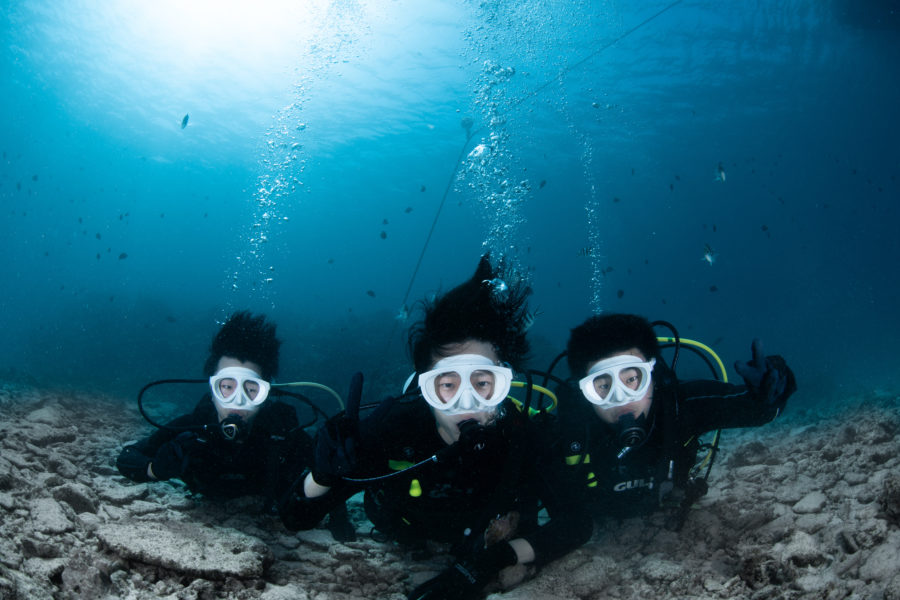 ３月２日　瀬底島　ボート体験ダイビング　卒業旅行！